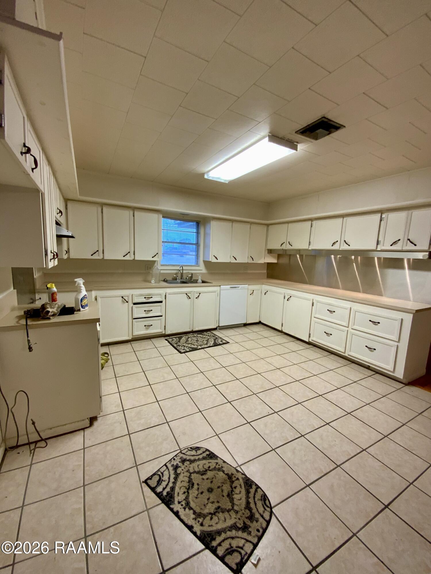 304 East Gloria Switch Road Lafayette, LA 70507 - Photo 3 of 38 IMG_2056