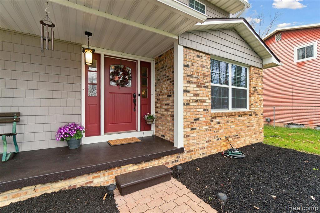 13196 Torrey Road Fenton, MI 48430 - Photo 5 of 48