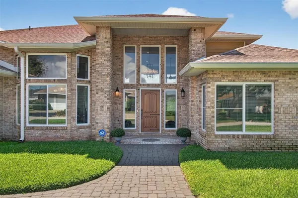 $899,000 | 16 Julie Drive, Ormond Beach, FL 32176