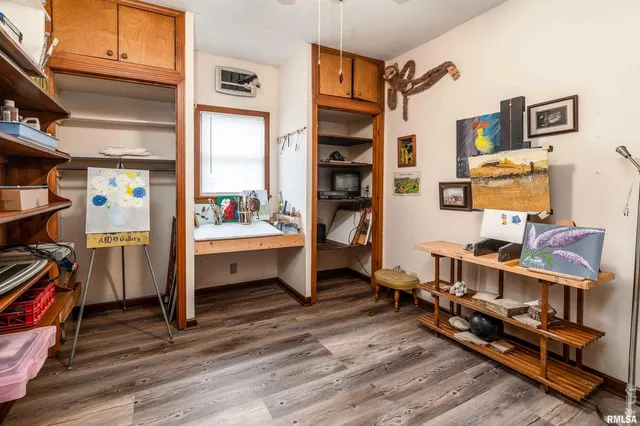 $135,000 | 207 West Sylvester Avenue, Christopher, IL 62822