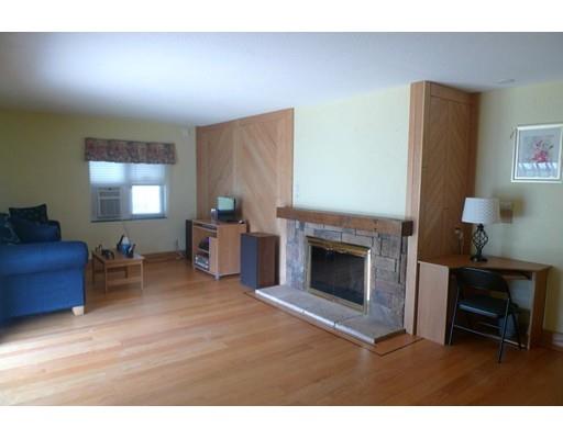 1070 Parker Street Springfield, MA 01129 - Photo 4 of 21 Gallery Image 4