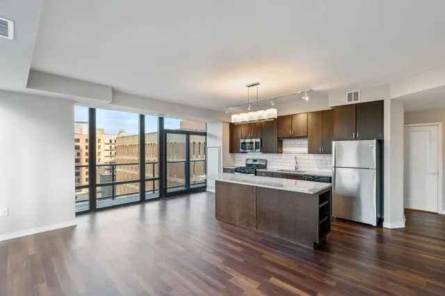 $2,825 | 465 Nicollet Mall, Unit 2212, Minneapolis, MN 55401