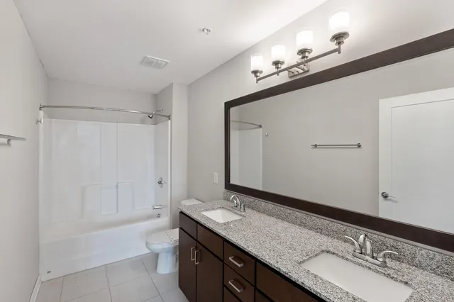 $2,825 | 465 Nicollet Mall, Unit 2212, Minneapolis, MN 55401