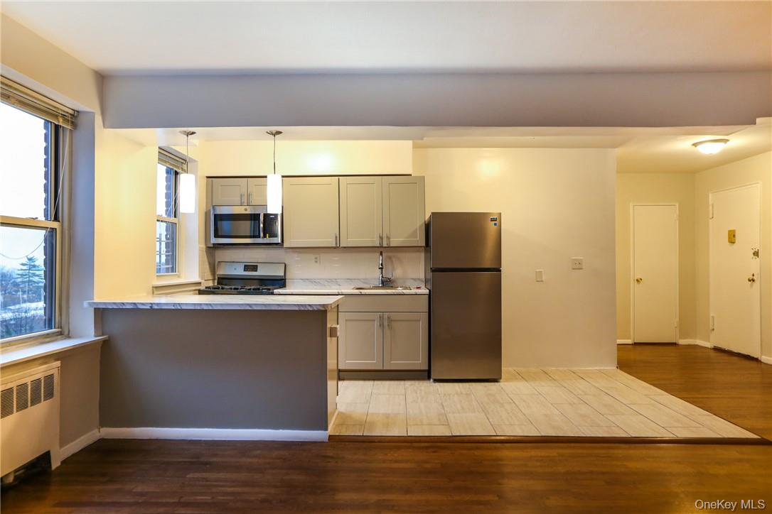 730 Pelham Road, Unit 2D New Rochelle, NY 10805 - Photo 7 of 21 Gallery Image 7