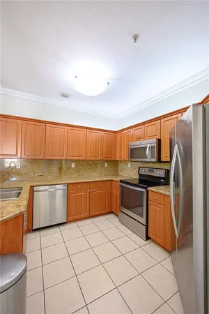 $3,000 | 8964 West Flagler Street, Unit 206, Miami, FL 33174