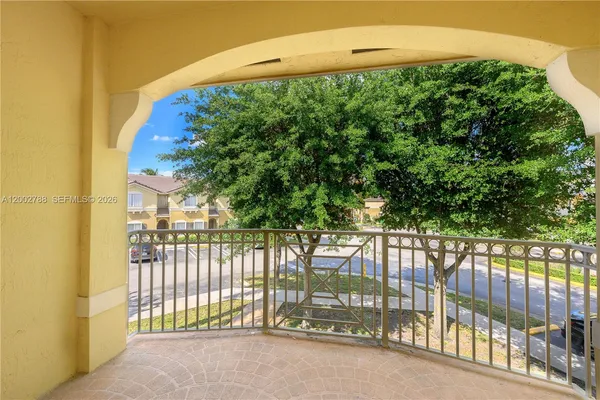 $3,000 | 8964 West Flagler Street, Unit 206, Miami, FL 33174