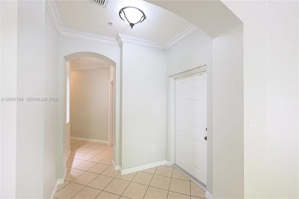 $3,000 | 8964 West Flagler Street, Unit 206, Miami, FL 33174