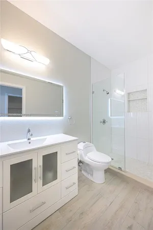$3,000 | 8964 West Flagler Street, Unit 206, Miami, FL 33174