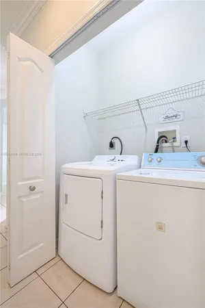 $3,000 | 8964 West Flagler Street, Unit 206, Miami, FL 33174