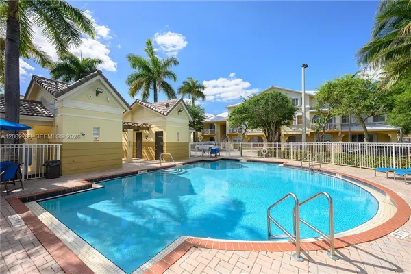 $3,000 | 8964 West Flagler Street, Unit 206, Miami, FL 33174