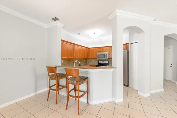 $3,000 | 8964 West Flagler Street, Unit 206, Miami, FL 33174