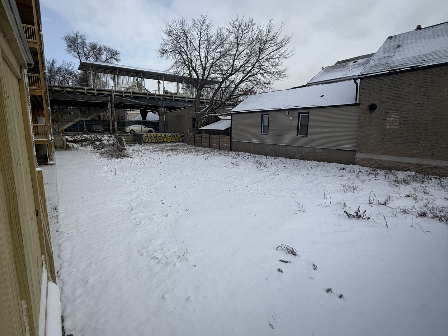 2050 West 21st Street Chicago, IL 60608 - Photo 2 of 7 a view of patio