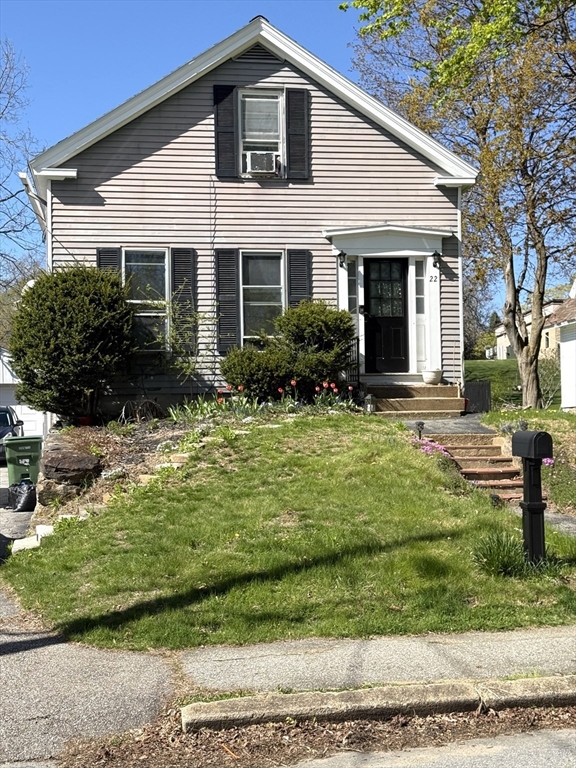 22 Spring Street North Brookfield, MA 01535 - Photo 1 of 24 Gallery Image 1
