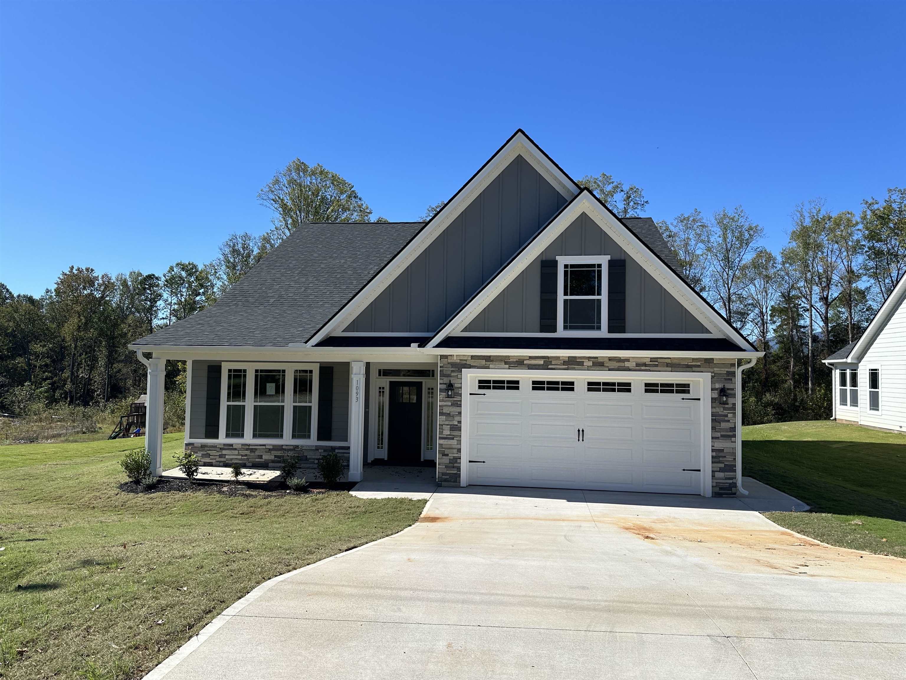 1093 Caldwell Road Campobello, SC 29322 - Photo 1 of 20