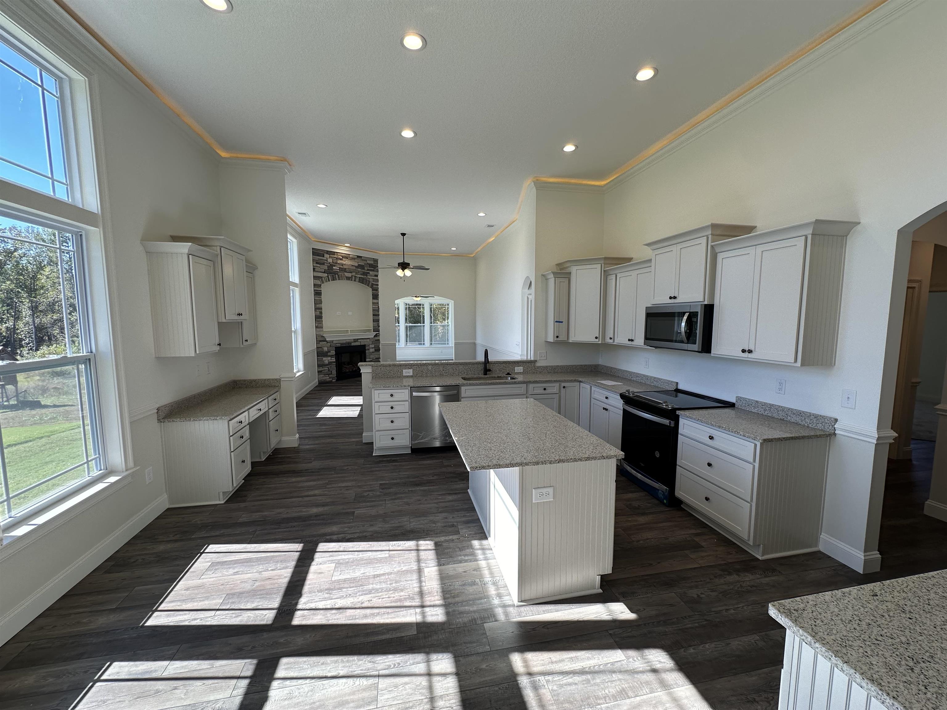 1093 Caldwell Road Campobello, SC 29322 - Photo 5 of 20