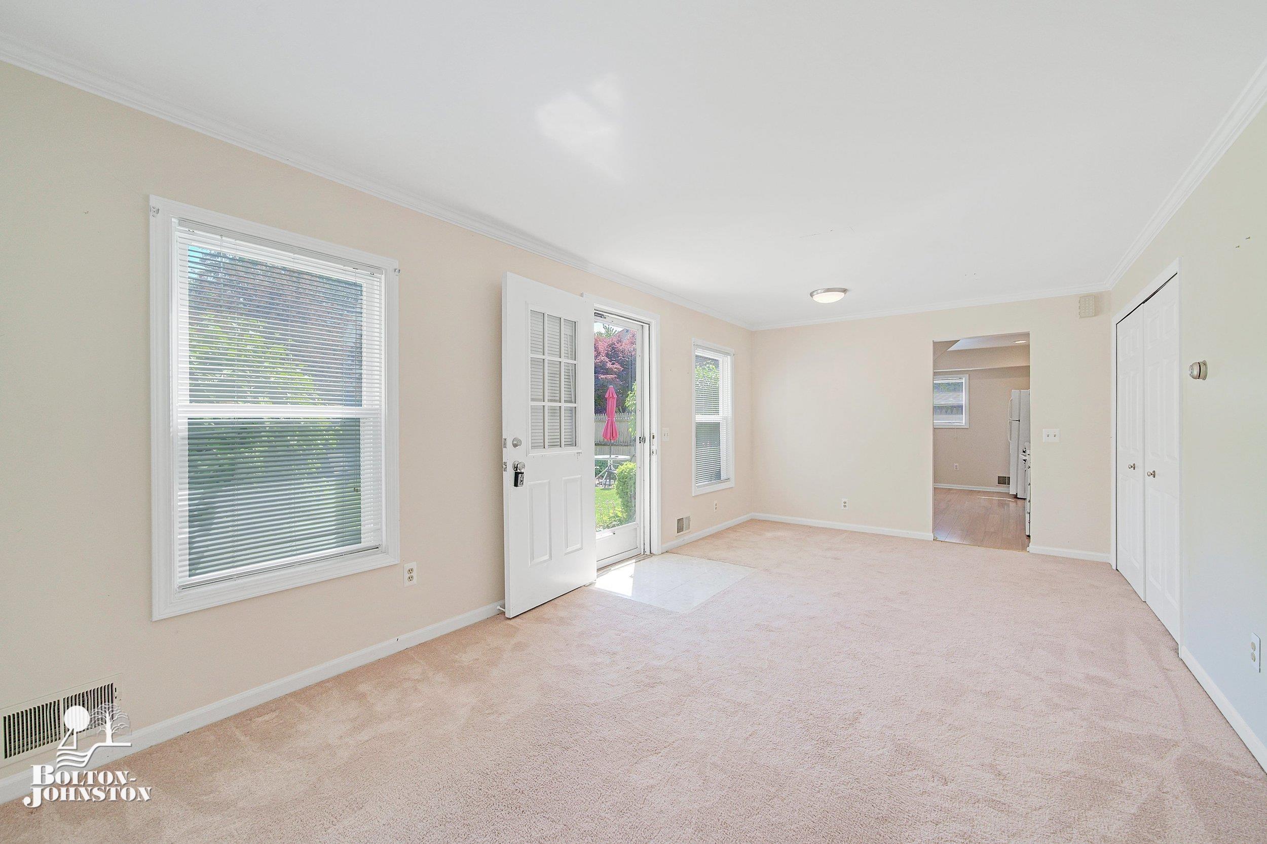 342 Rivard Boulevard Grosse Pointe, MI 48230 - Photo 23 of 34 #4 LIVING/DINING