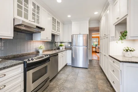$945,000 | 1229 West Hood Avenue, Chicago, IL 60660