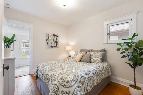 $945,000 | 1229 West Hood Avenue, Chicago, IL 60660