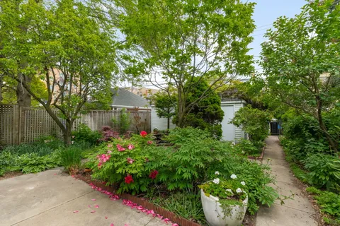 $945,000 | 1229 West Hood Avenue, Chicago, IL 60660