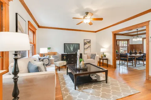 $945,000 | 1229 West Hood Avenue, Chicago, IL 60660