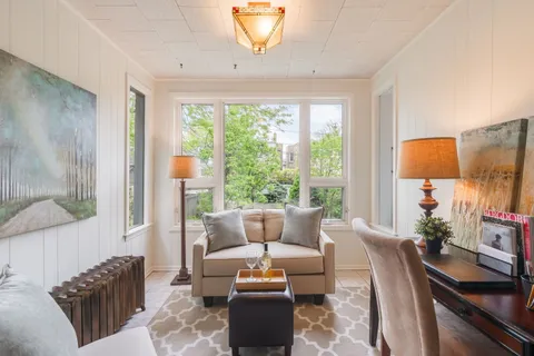 $945,000 | 1229 West Hood Avenue, Chicago, IL 60660