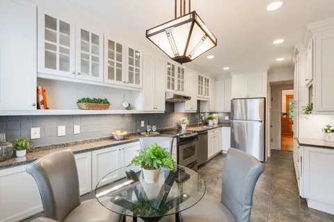 $945,000 | 1229 West Hood Avenue, Chicago, IL 60660