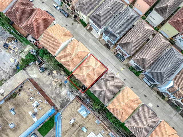 $355,000 | 7210 Laguna Villas, Houston, TX 77036