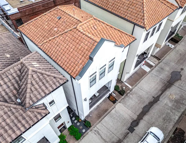 $355,000 | 7210 Laguna Villas, Houston, TX 77036