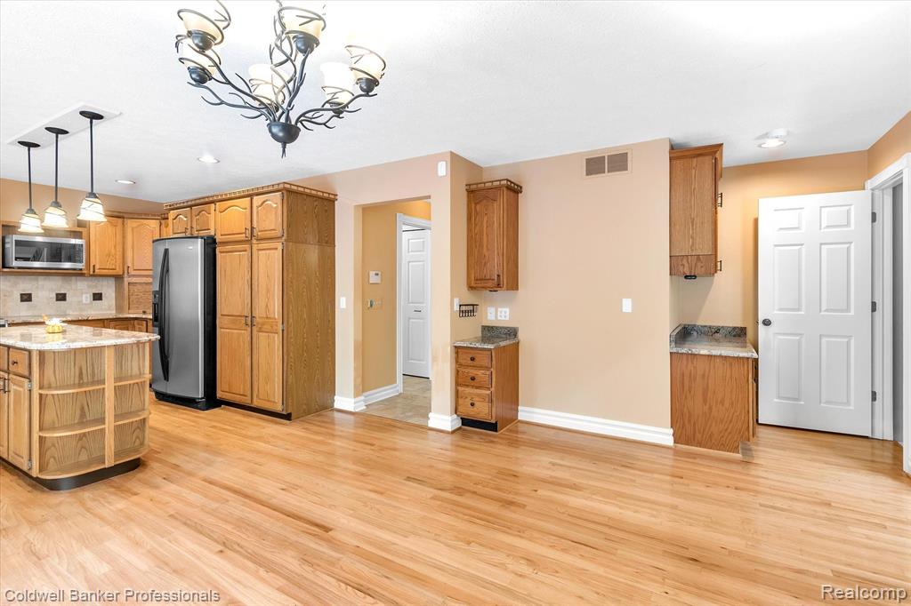 6441 Richardson Road Howell, MI 48843 - Photo 16 of 72