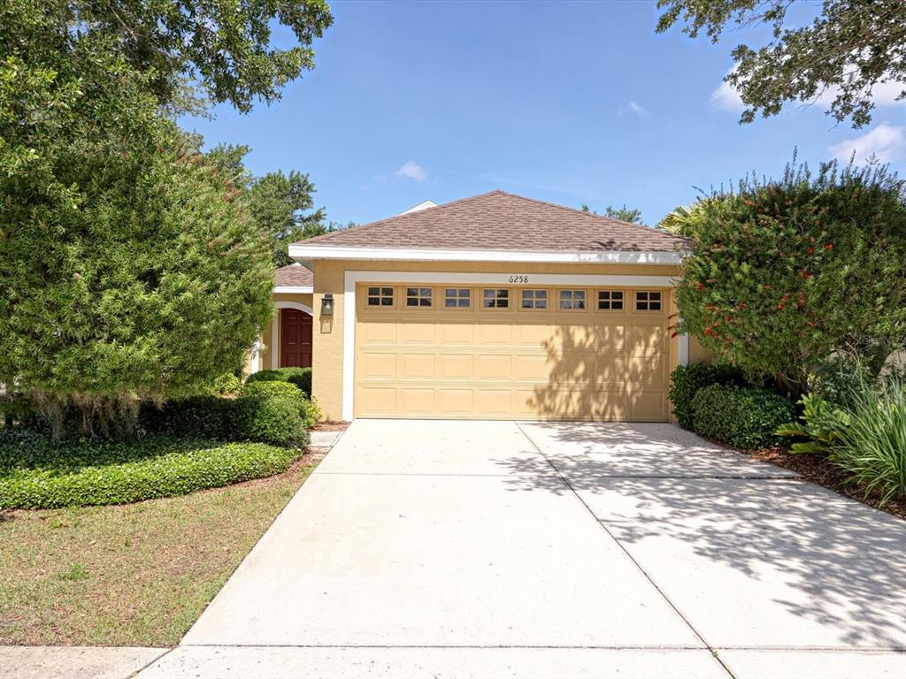 6258 Blue Runner Court Lakewood Ranch, FL 34202 - Photo 3 of 23