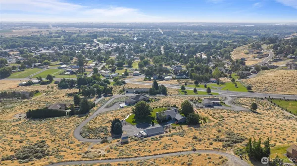 $759,900 | 703 South 48th Avenue, West Richland, WA 99353