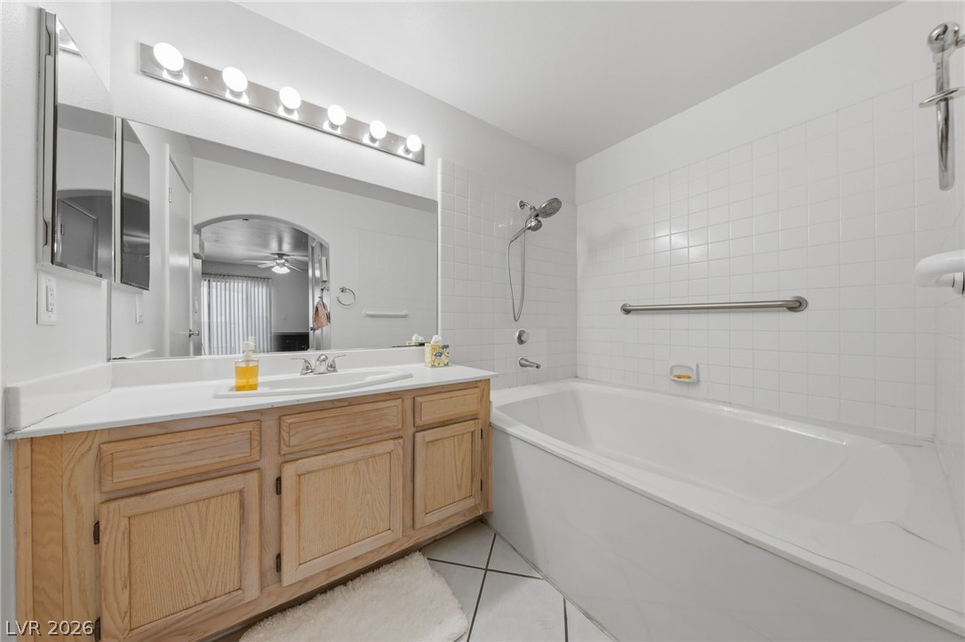 698 South Racetrack Road, Unit 1221 Henderson, NV 89015 - Photo 23 of 24 PRIMARY BATH WITH GARDEN TUB