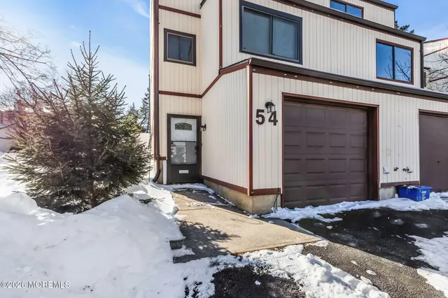 $2,700 | 54 Ellen Heath Drive, Unit 54, Matawan, NJ 07747