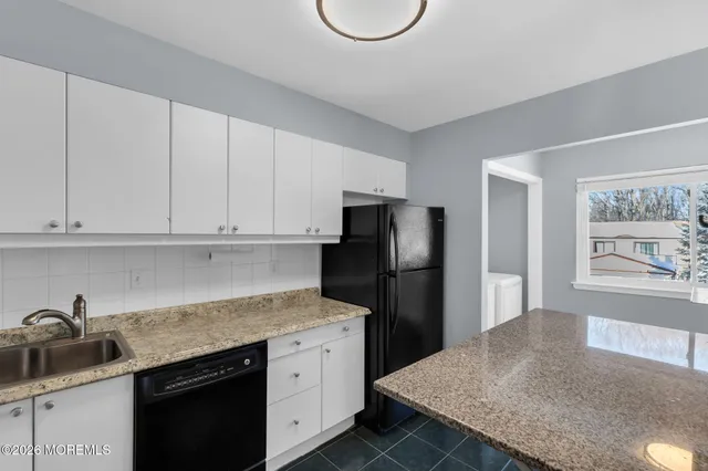 $2,700 | 54 Ellen Heath Drive, Unit 54, Matawan, NJ 07747