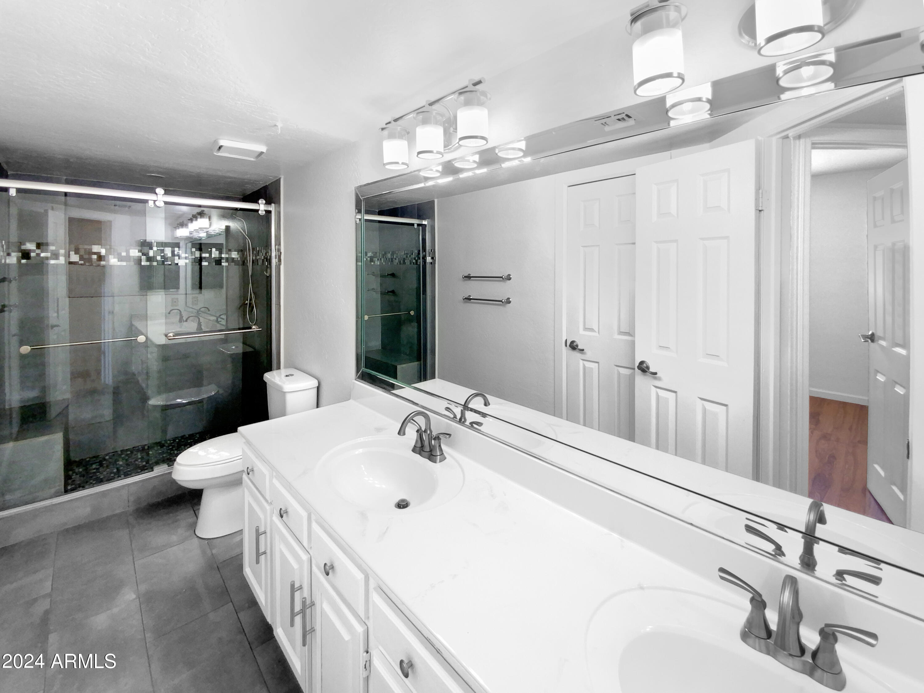 1530 East Fremont Road Phoenix, AZ 85042 - Photo 5 of 21 listing_4