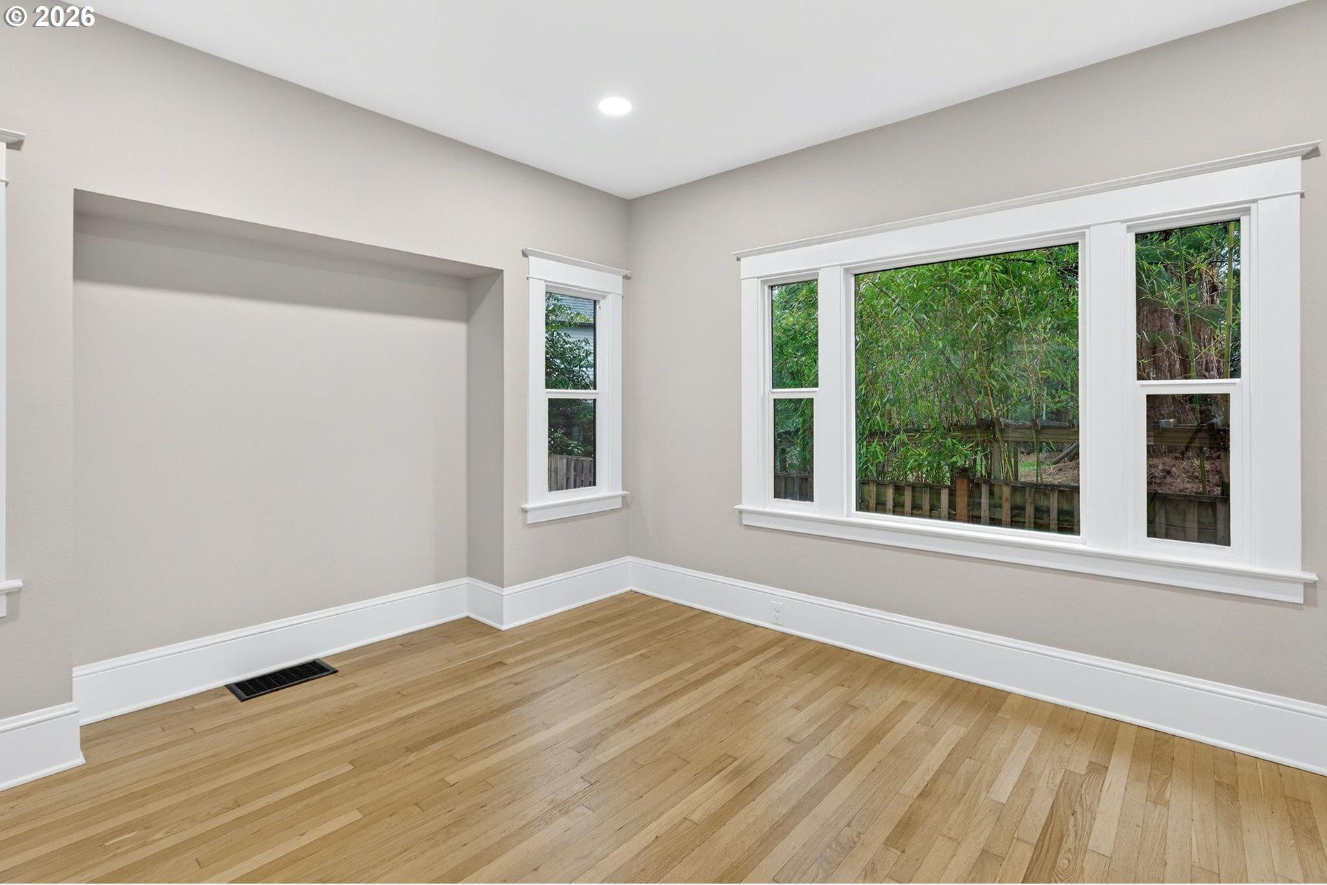 5465 Southwest Scholls Ferry Road Portland, OR 97225 - Photo 11 of 45 Gallery Image 11