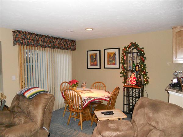 502 Ridgefield Circle, Unit C Clinton, MA 01510 - Photo 5 of 26 Gallery Image 5