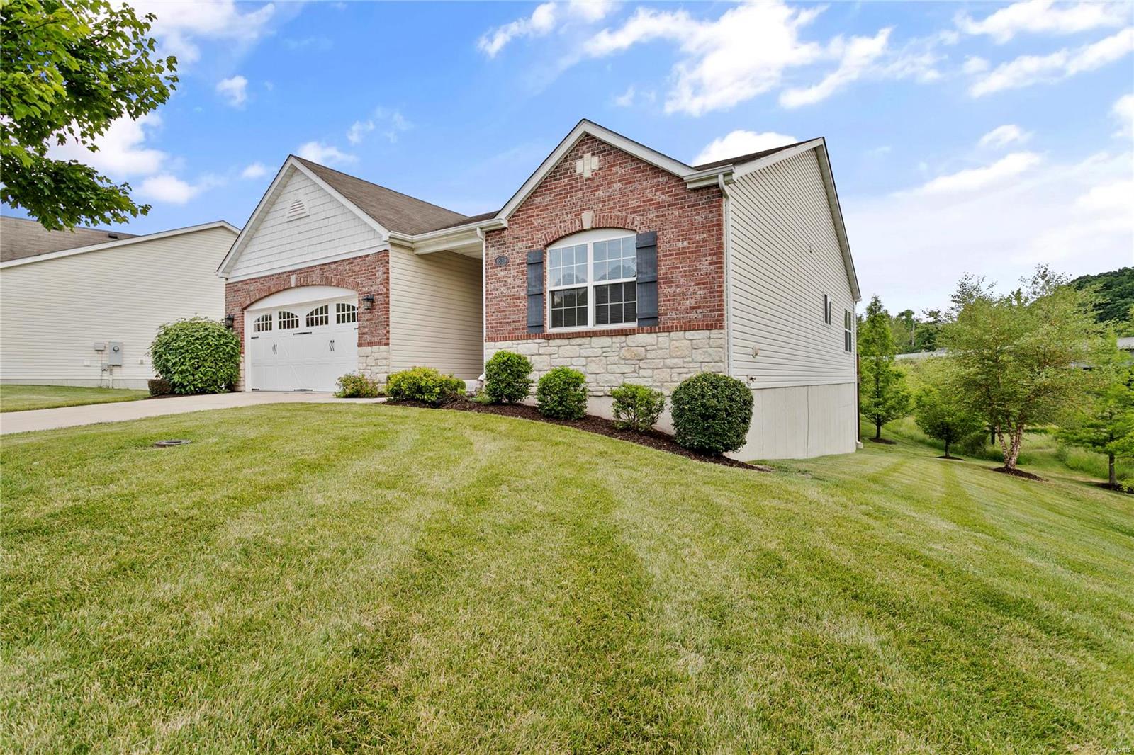 1835 Mill Ridge Court St. Louis, MO 63146 - Photo 2 of 38 Gallery Image 2