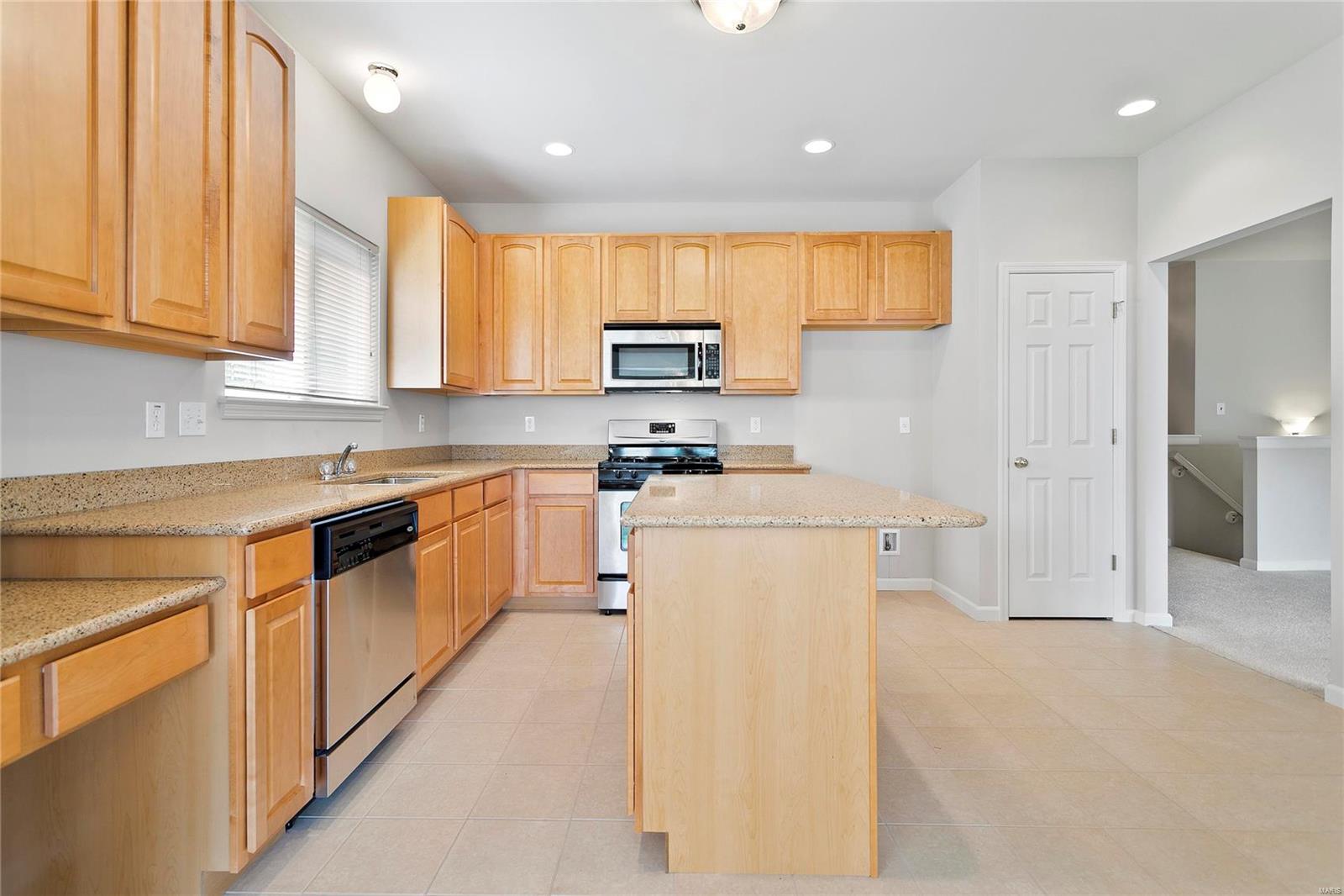 1835 Mill Ridge Court St. Louis, MO 63146 - Photo 12 of 38 Gallery Image 12