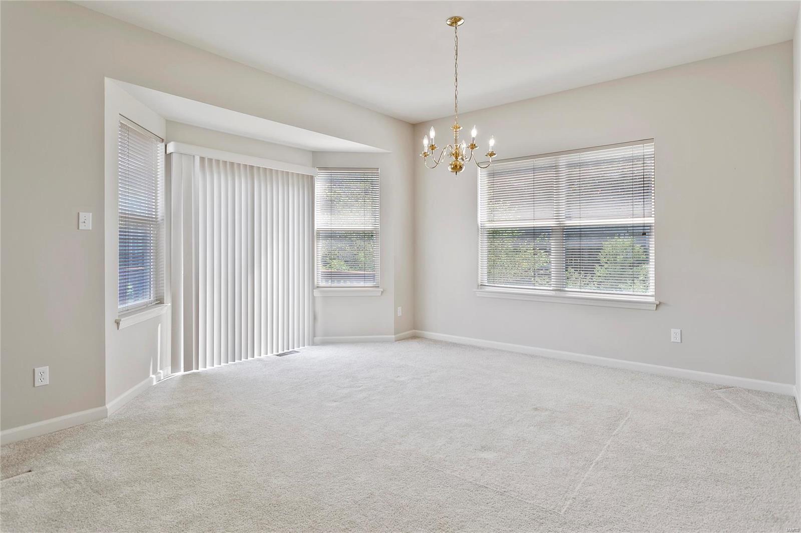 1835 Mill Ridge Court St. Louis, MO 63146 - Photo 7 of 38 Gallery Image 7