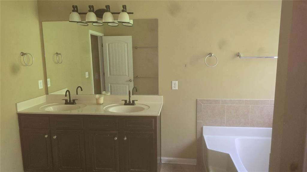 60 Torero Trail Newnan, GA 30263 - Photo 4 of 6