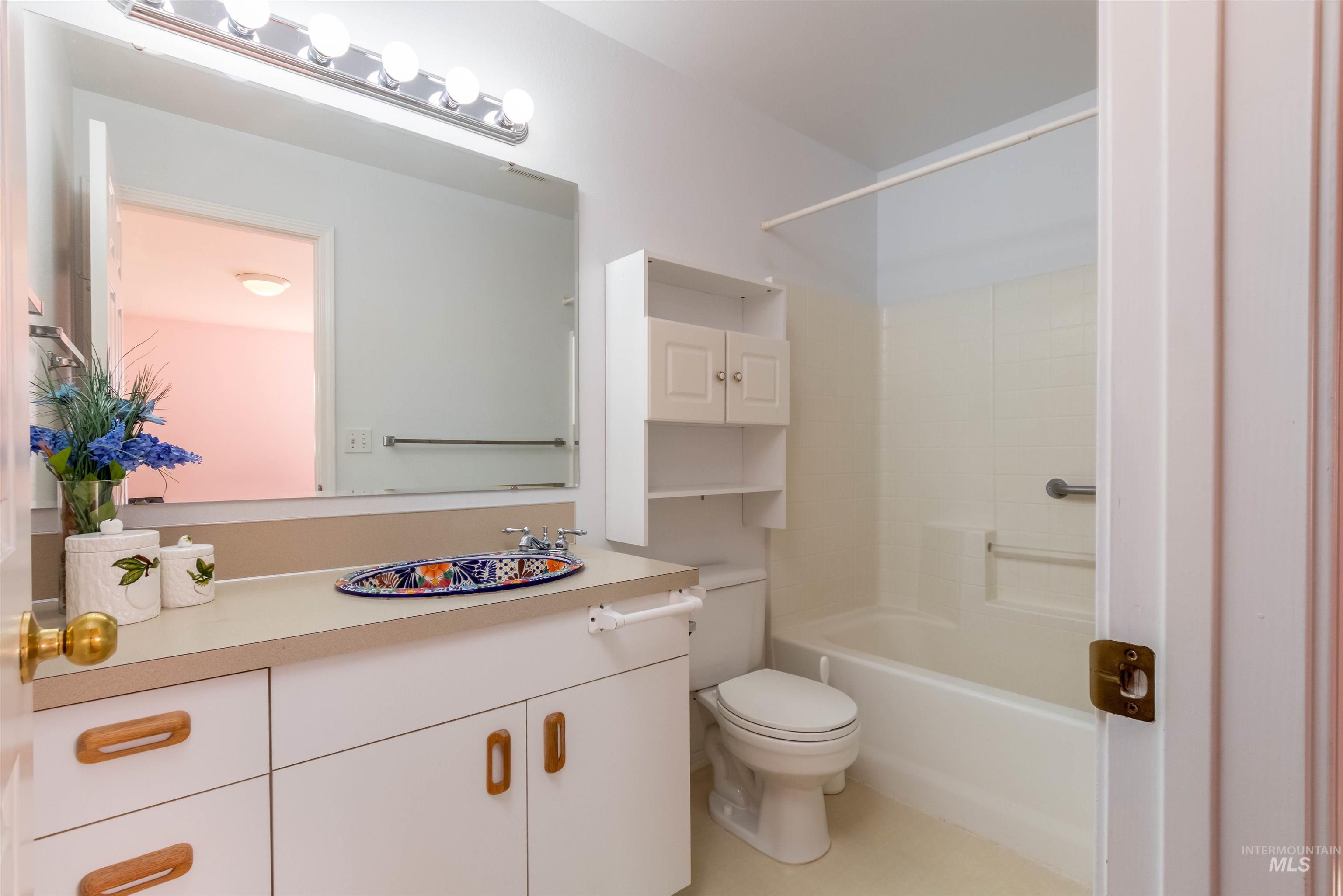 1811 Cleveland Street Boise, ID 83705 - Photo 15 of 30 Full bathroom with vanity and shower / tub combination