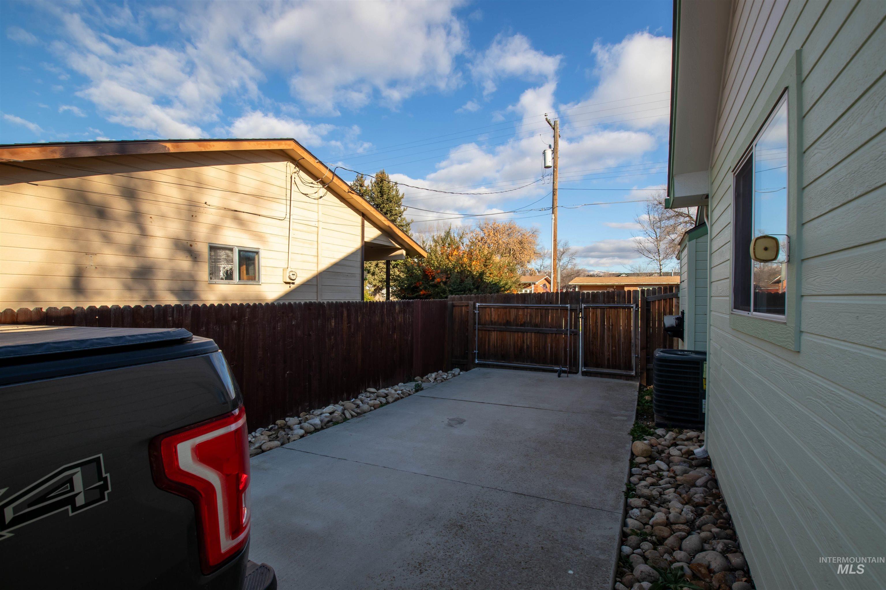1811 Cleveland Street Boise, ID 83705 - Photo 26 of 30 View of patio featuring a gate