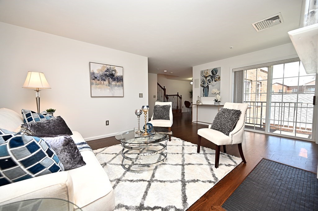 7 Conant Road, Unit 58 Winchester, MA 01890 - Photo 4 of 26 Gallery Image 4