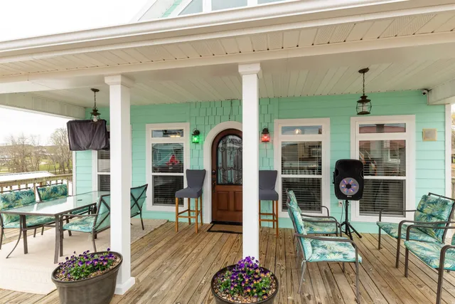 $325,000 | 315 Lagoon Lane, Decaturville, TN 38329