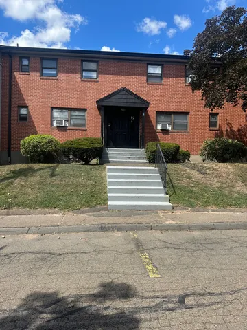 $1,950 | 12 Kaye Plaza, Unit E08, Hamden, CT 06514