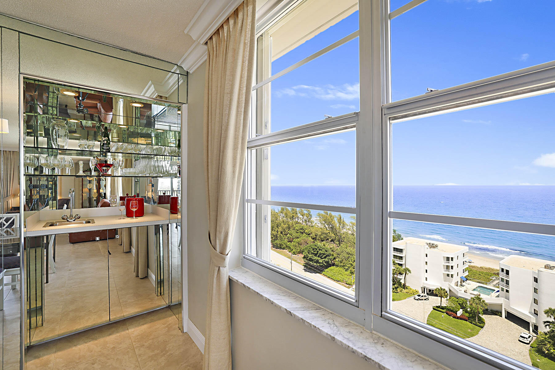 2121 North Ocean Boulevard, Unit 1707E Boca Raton, FL 33431 - Photo 9 of 61 WET BAR