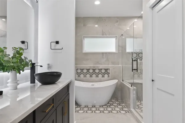 a view of a back yard of the house