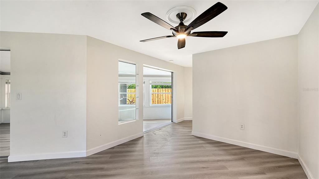2512 Post Road Sarasota, FL 34231 - Photo 7 of 35