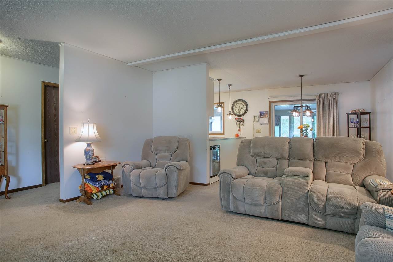 48660 Callens Road Chesterfield, MI 48047 - Photo 5 of 34